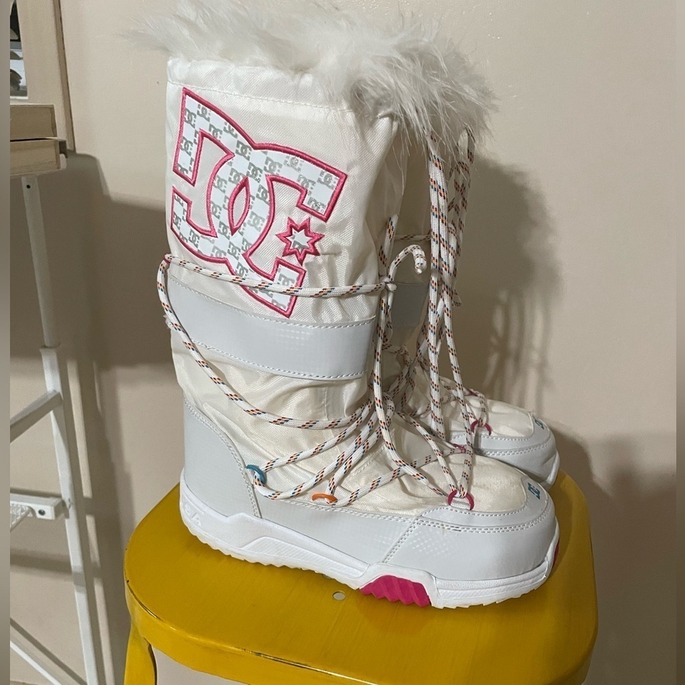 DC Women's Winter Boots - White and Pink